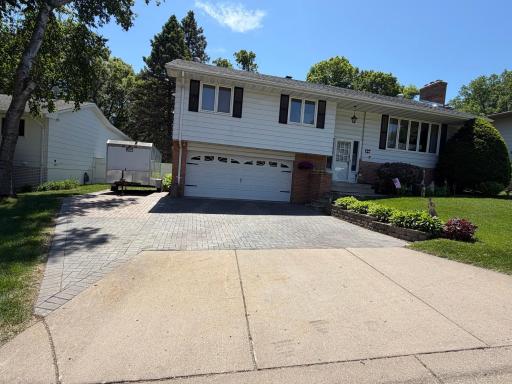 8 Imperial Drive E, West Saint Paul, MN 55118