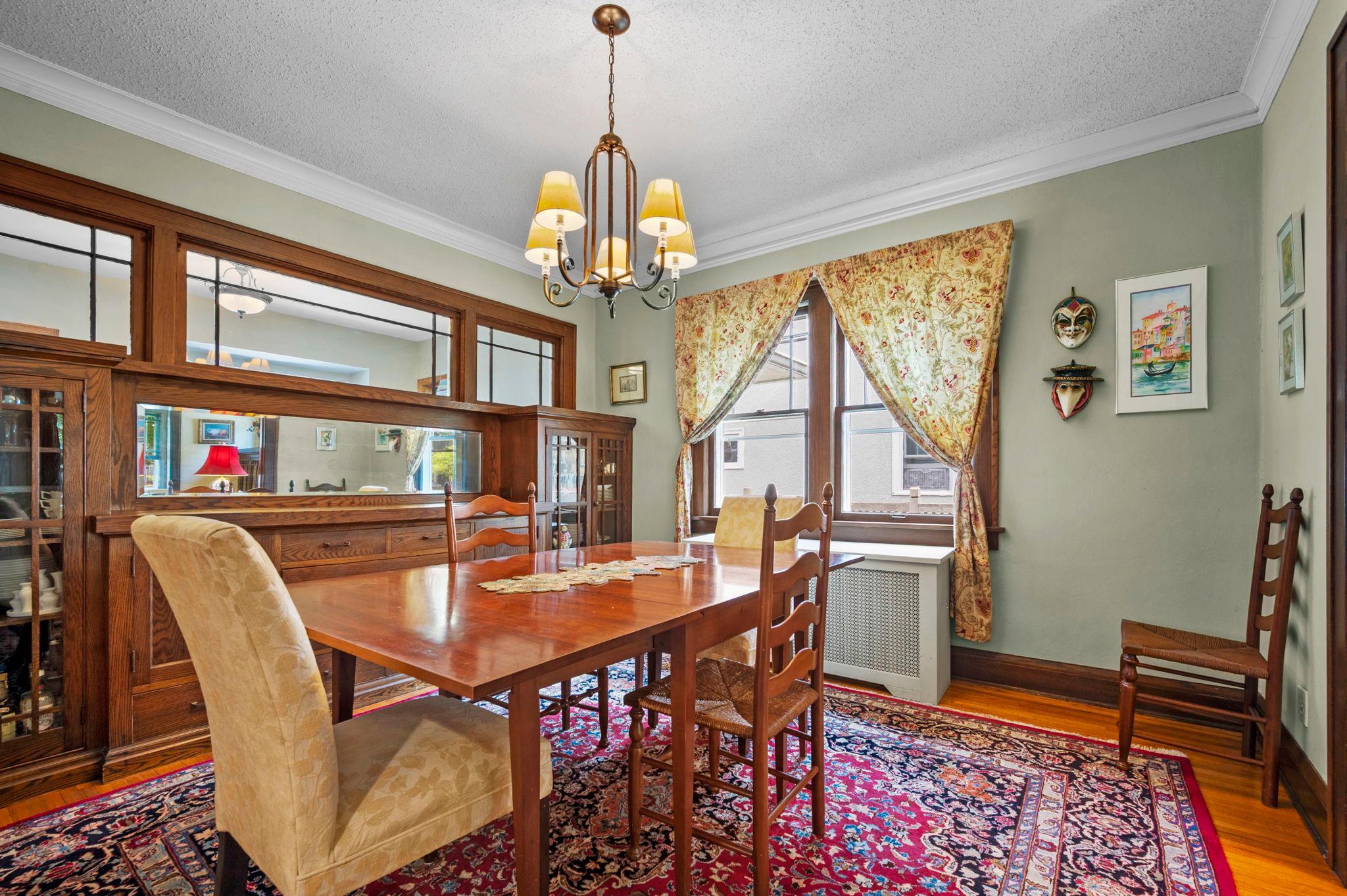 26-web-or-mls-1801 Wellesley Ave-277.jpg