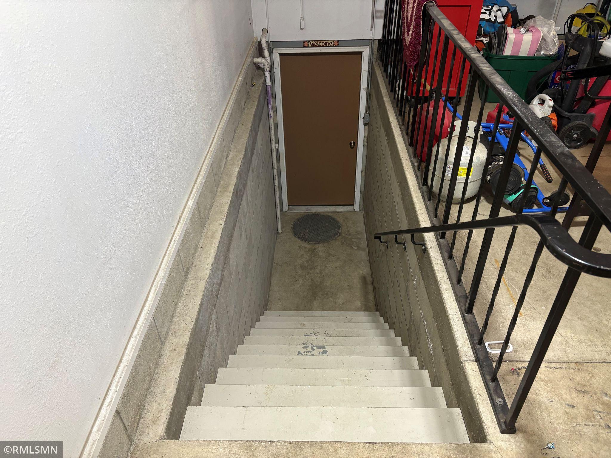 Garage stairwell.JPG