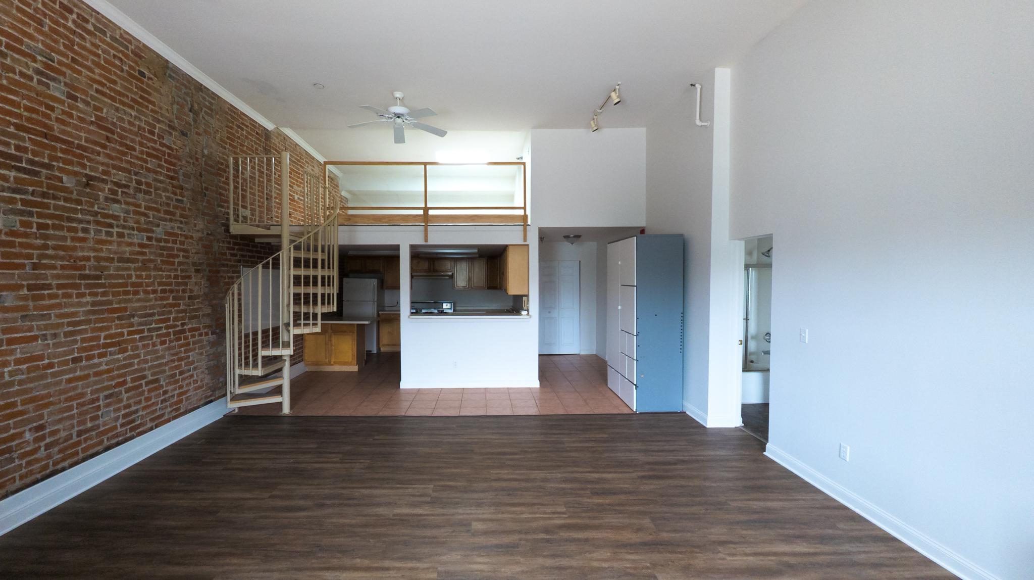 321 1/2 Broadway Apt3