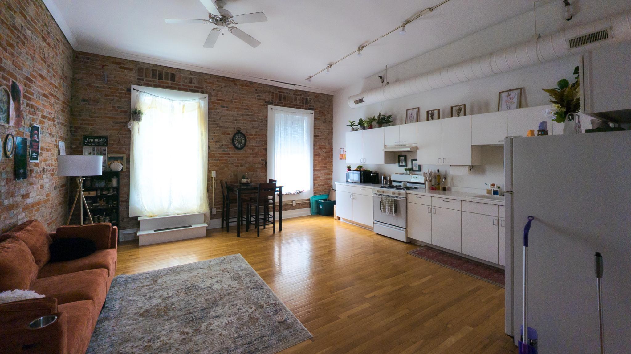 321 1/2 Broadway Apt 2
