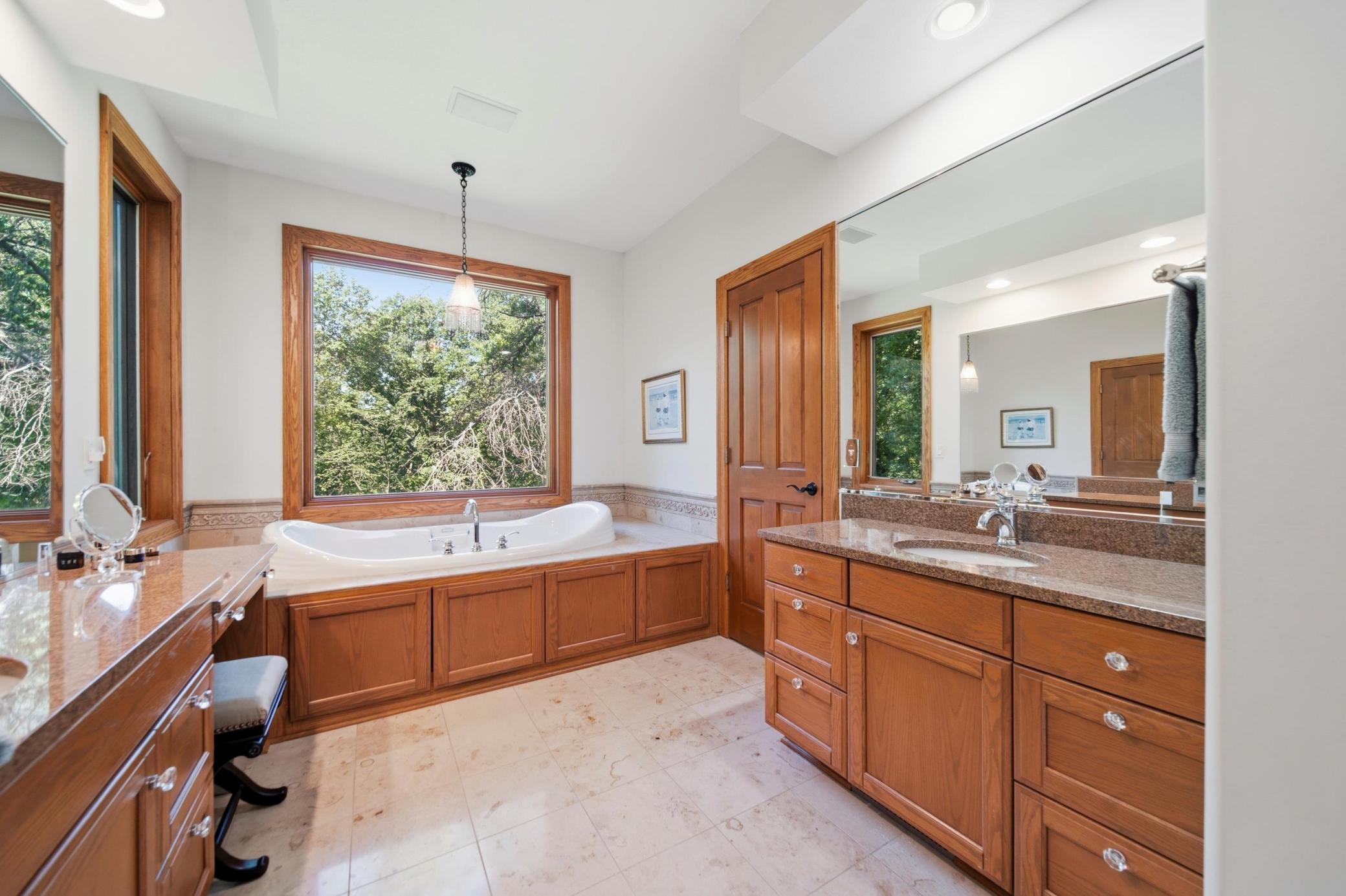Large Primary Suite Bath