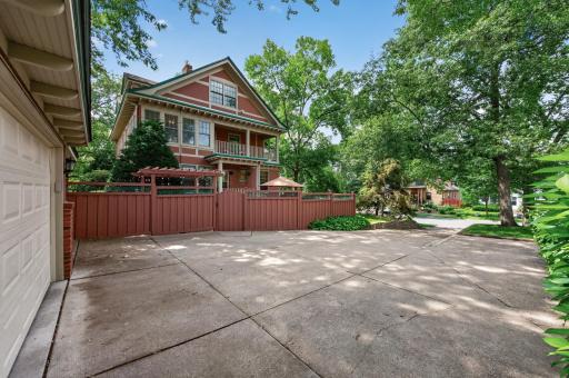 4805 Pleasant Avenue, Minneapolis, MN 55419