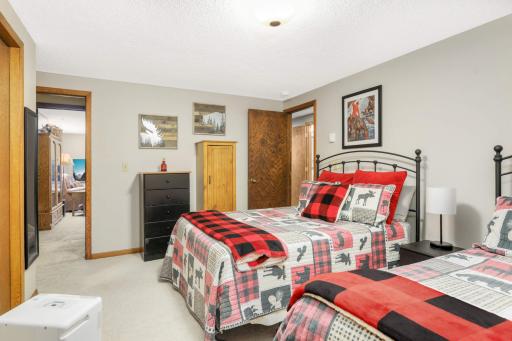 27985 Lakelawn Drive, Lindstrom, MN 55045