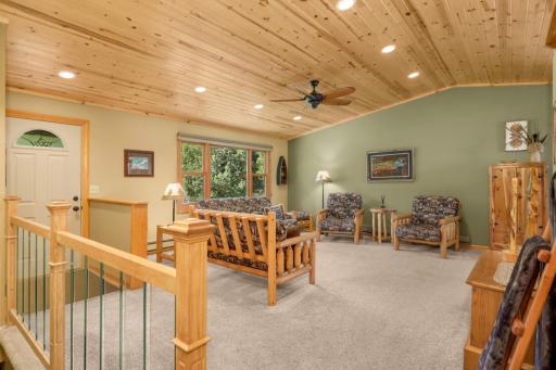 27985 Lakelawn Drive, Lindstrom, MN 55045