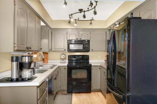 27985 Lakelawn Drive, Lindstrom, MN 55045