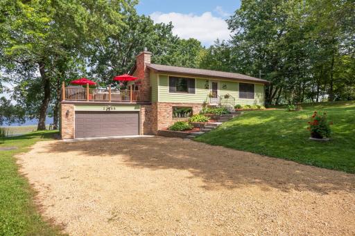 27985 Lakelawn Drive, Lindstrom, MN 55045