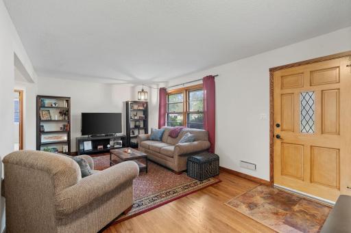 8528 Columbus Avenue S, Minneapolis, MN 55420