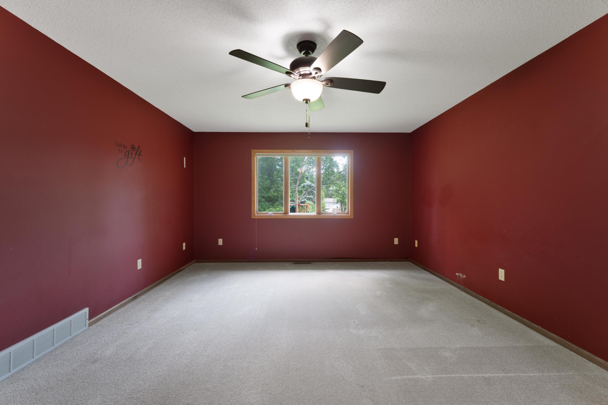 13 Primary Bed 2.jpg