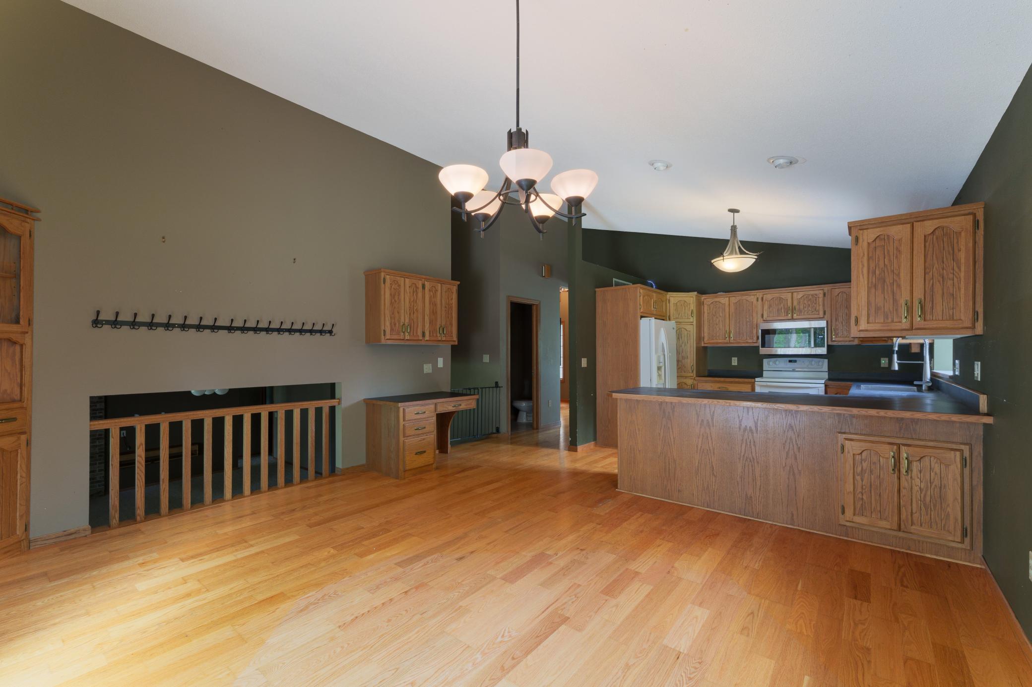 18 Dining Kitchen.jpg