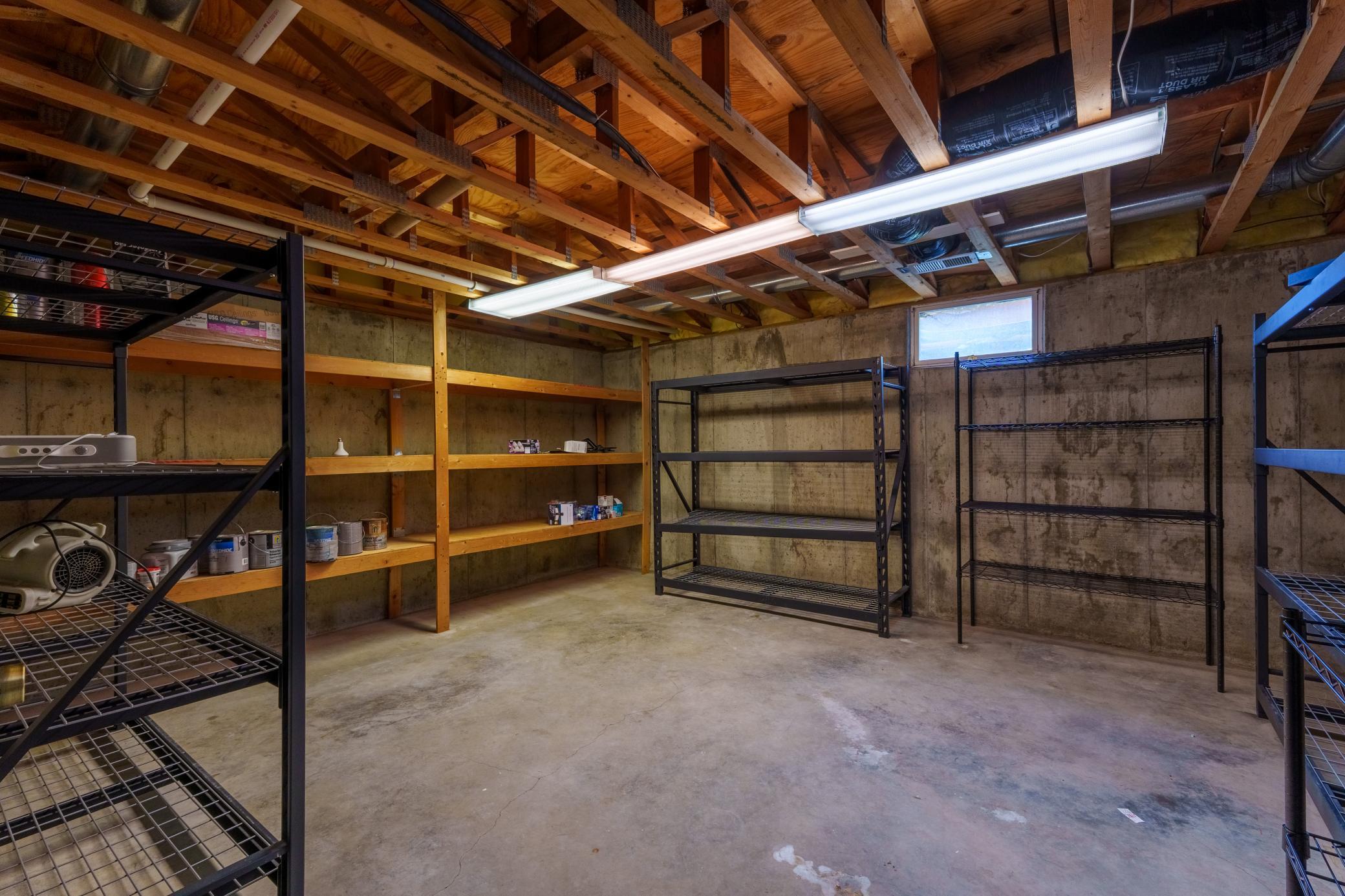 35 Storage Room.jpg