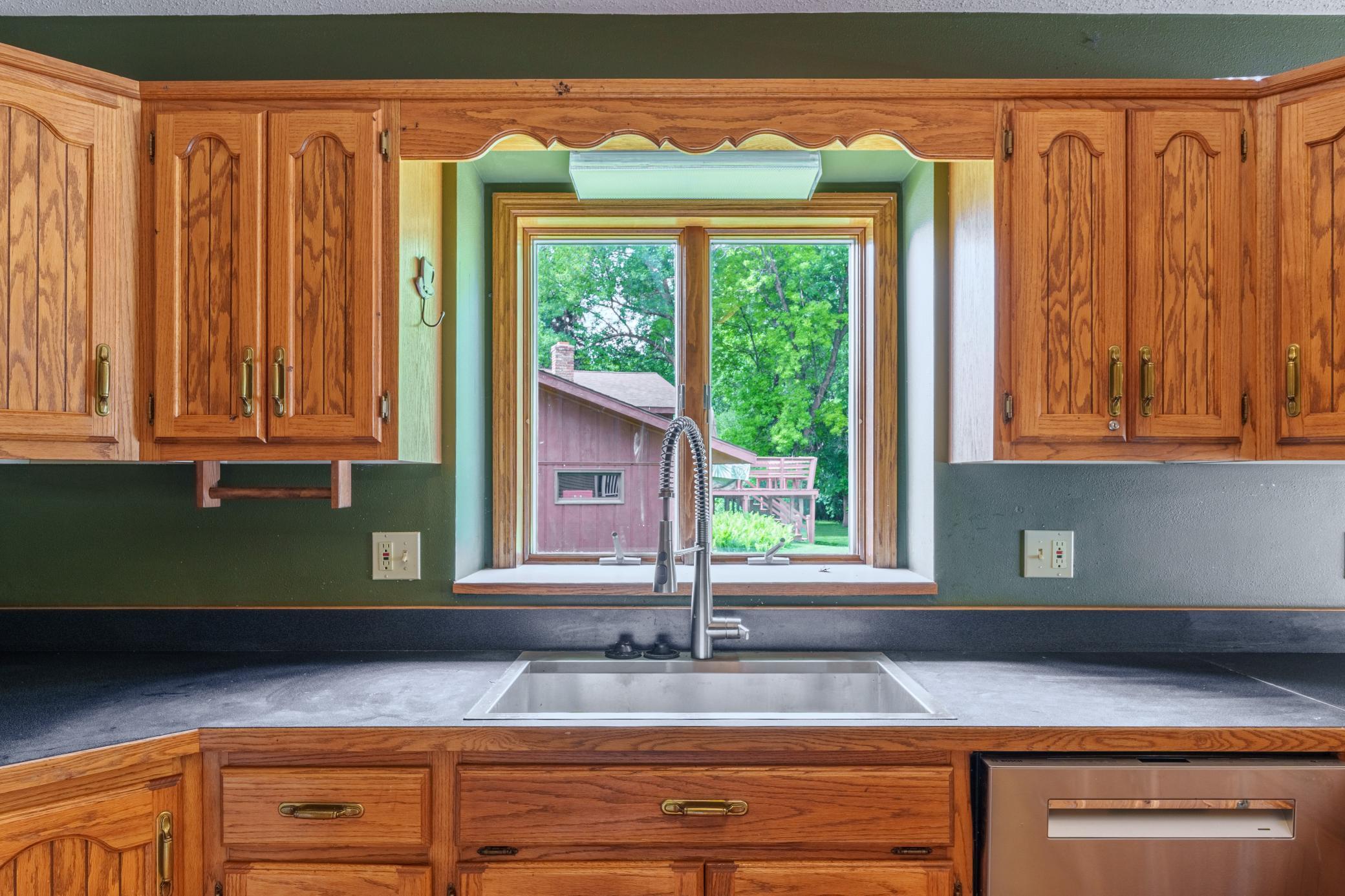 21 Kitchen 2.jpg