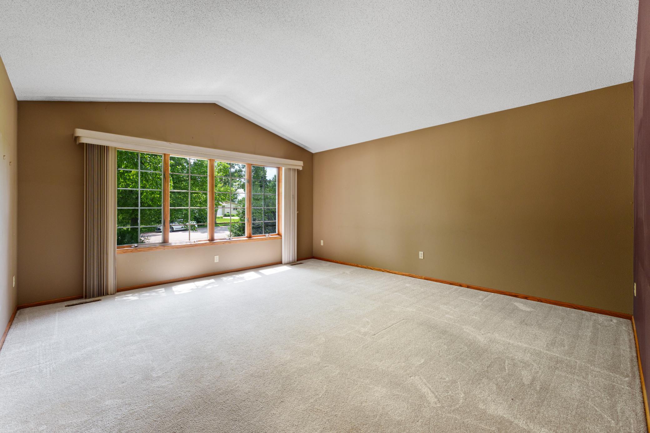 17 Living Room.jpg