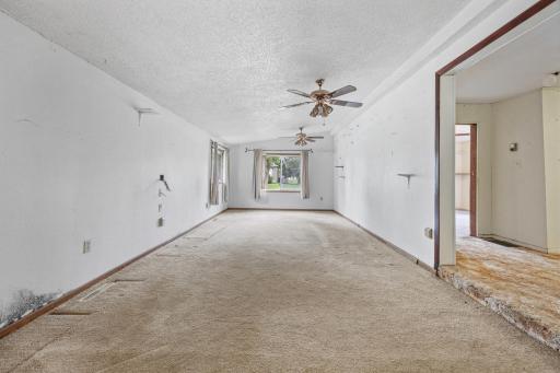 118 2nd Street SW, Hillsboro, ND 58045