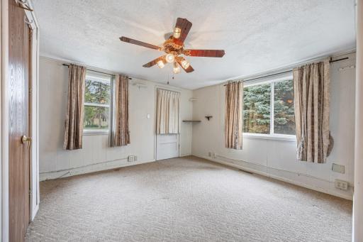118 2nd Street SW, Hillsboro, ND 58045