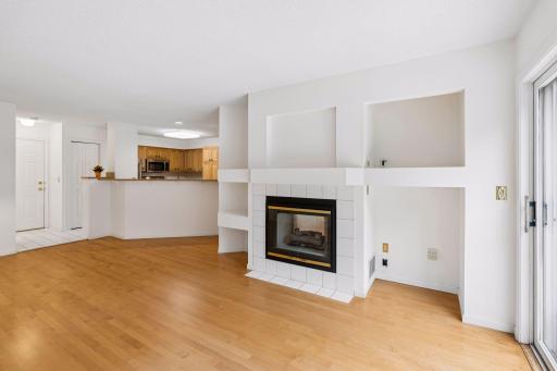 Two-sided fireplace