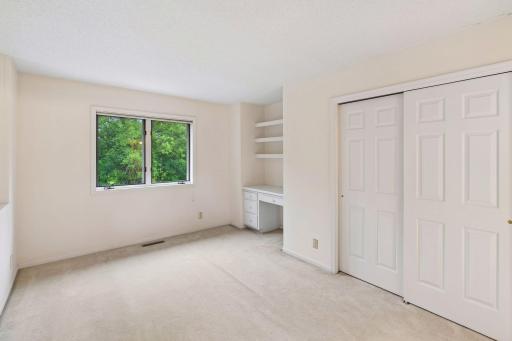 Loft w/built-in desk