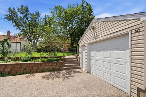 757 Nebraska Avenue W, Saint Paul, MN 55117