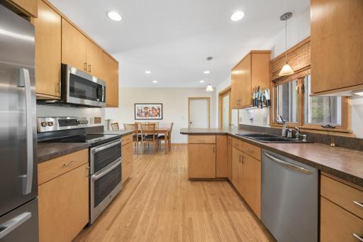 6204 Ashcroft Lane, Minneapolis, MN 55424