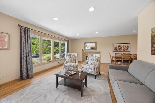 6204 Ashcroft Lane, Minneapolis, MN 55424