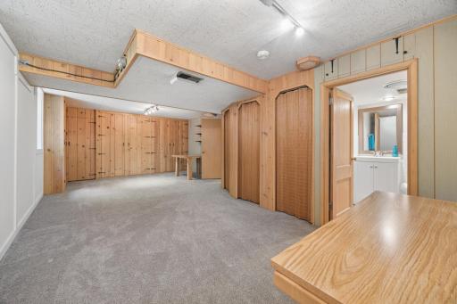 6204 Ashcroft Lane, Minneapolis, MN 55424