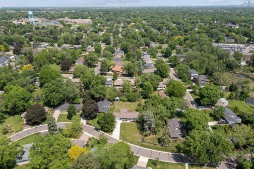 6204 Ashcroft Lane, Minneapolis, MN 55424