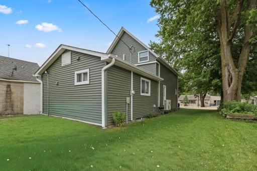 207 W Franklin Street, Morristown, MN 55052