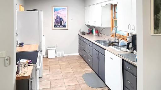 400 Cottage Avenue, Hendricks, MN 56136