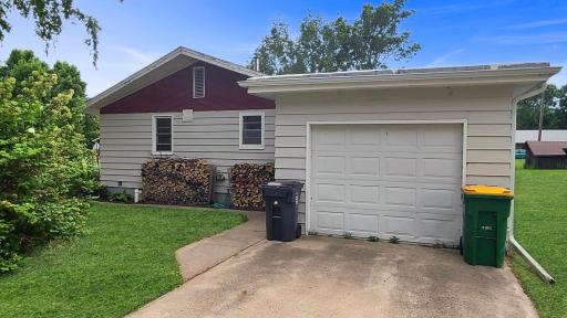 400 Cottage Avenue, Hendricks, MN 56136
