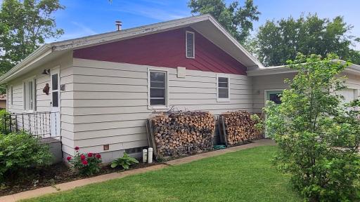 400 Cottage Avenue, Hendricks, MN 56136
