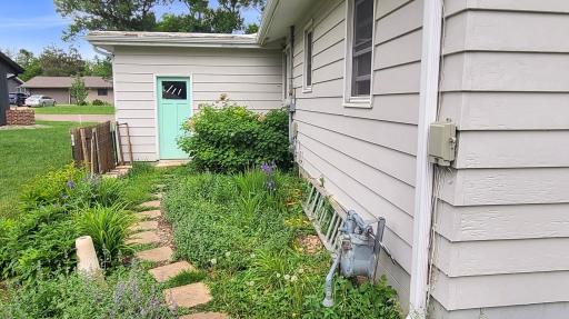 400 Cottage Avenue, Hendricks, MN 56136