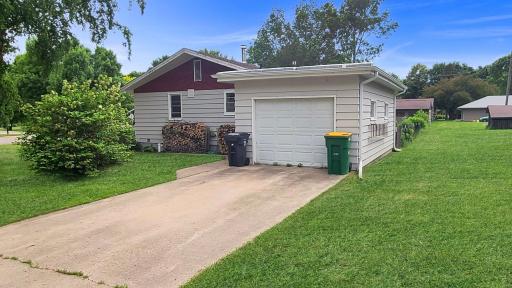 400 Cottage Avenue, Hendricks, MN 56136