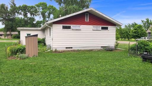 400 Cottage Avenue, Hendricks, MN 56136