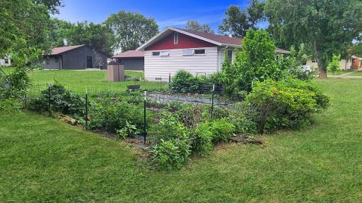 400 Cottage Avenue, Hendricks, MN 56136
