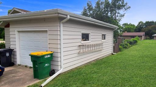 400 Cottage Avenue, Hendricks, MN 56136