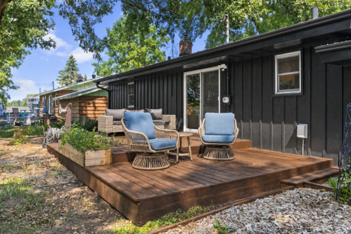 Spacious deck overlooking the backyard