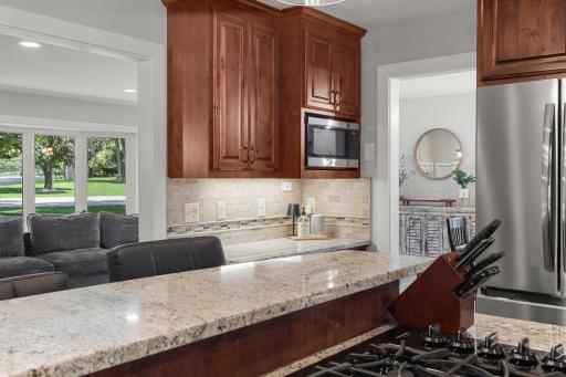 8204 Horizon Drive, Shakopee, MN 55379