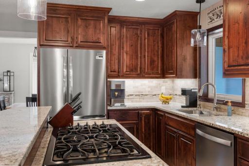 8204 Horizon Drive, Shakopee, MN 55379