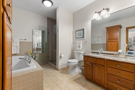 408 Parkers Lake Road, 206, Wayzata, MN 55391