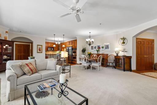 408 Parkers Lake Road, 206, Wayzata, MN 55391