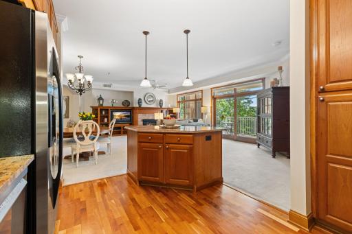 408 Parkers Lake Road, 206, Wayzata, MN 55391