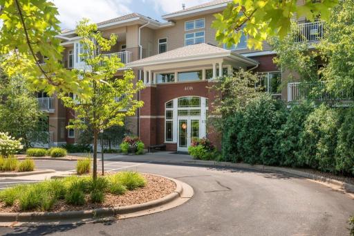 408 Parkers Lake Road, 206, Wayzata, MN 55391