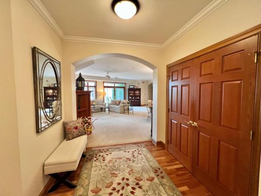 408 Parkers Lake Road, 206, Wayzata, MN 55391