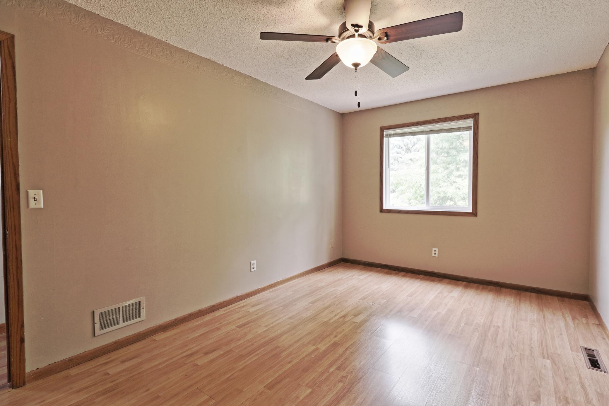 17 Bed 3.JPG