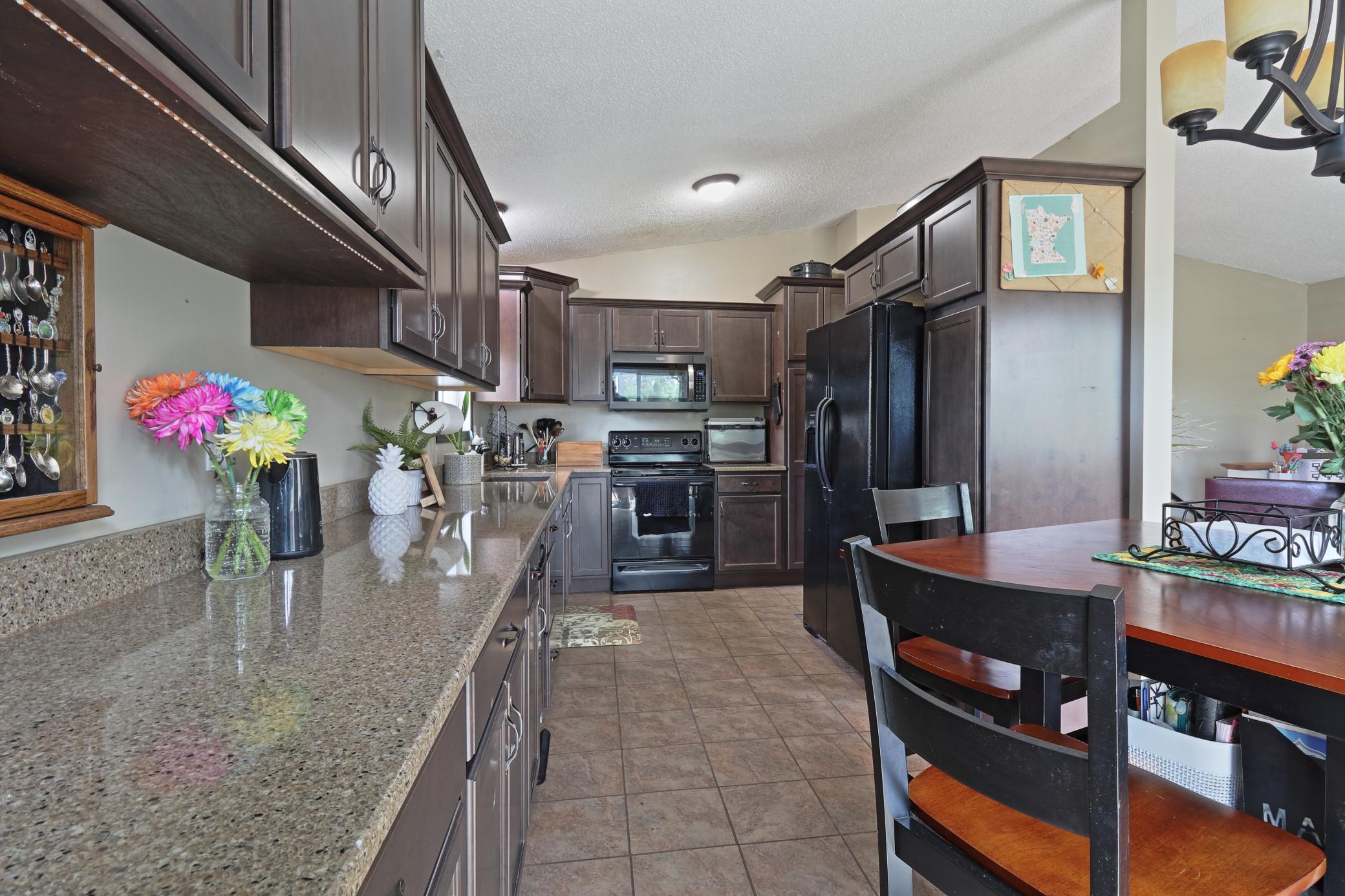 11 Kitchen.JPG