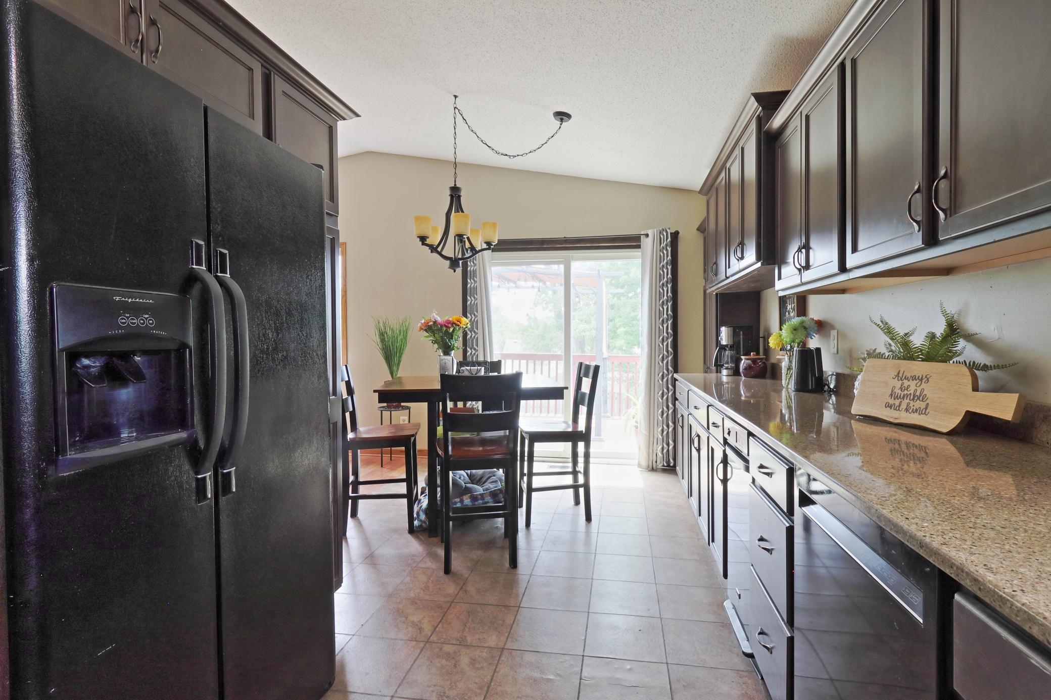 12 Kitchen.JPG
