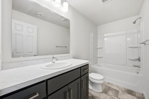 2506 Fulton Loop S, Fargo, ND 58104