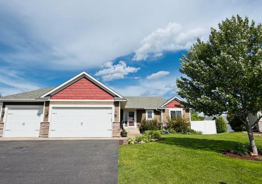 11477 Killarney Drive, Chisago City, MN 55013