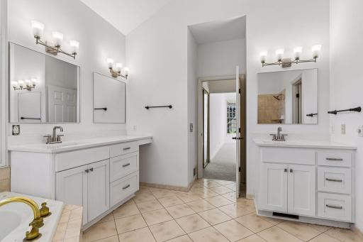 31 Scotch Pine Road, North Oaks, MN 55127