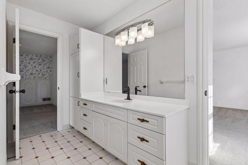 31 Scotch Pine Road, North Oaks, MN 55127